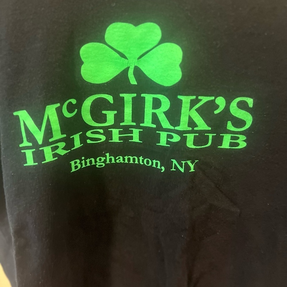 McGirks Irish Pub t shirt size XL in GUC
